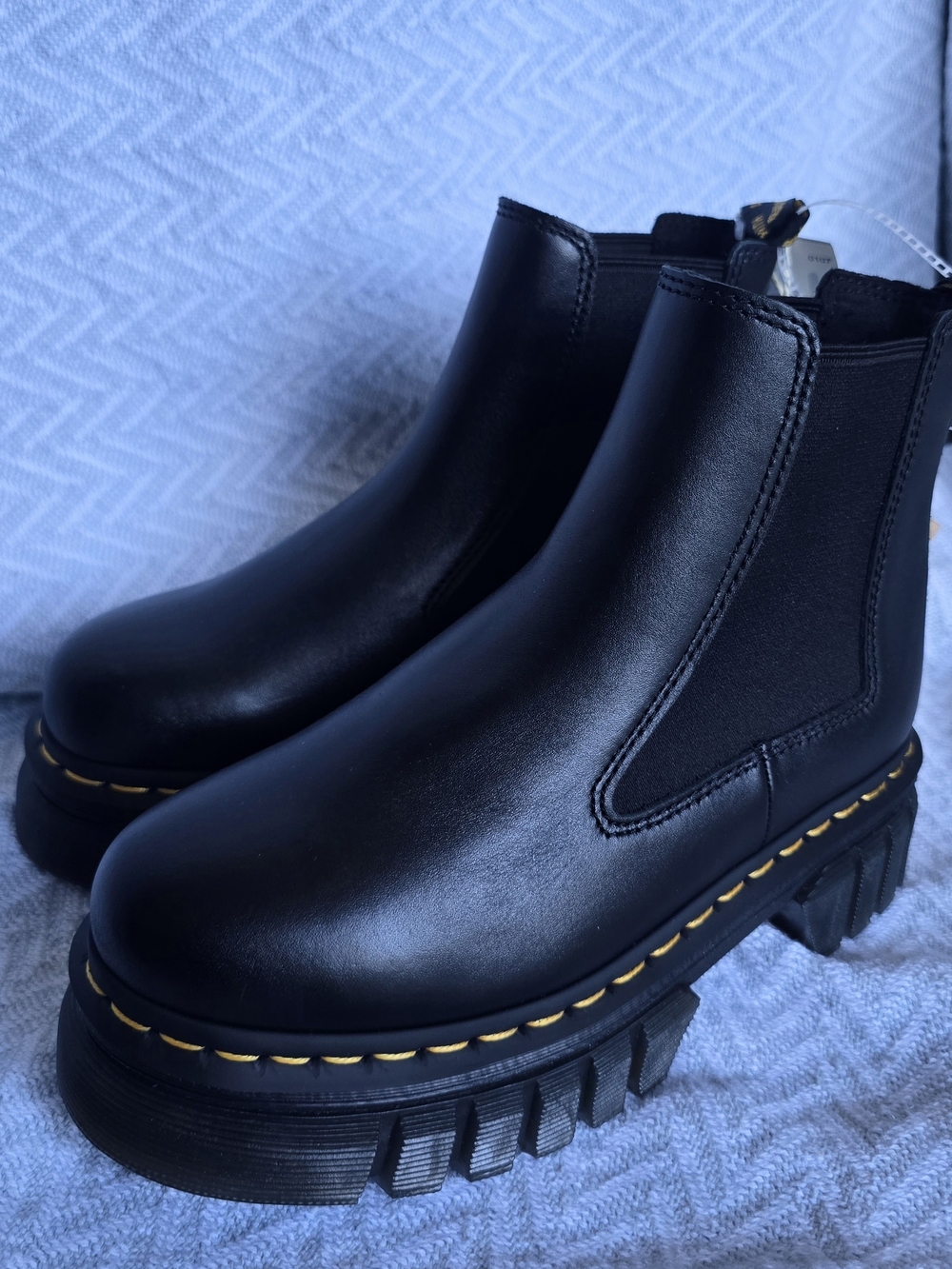 Women’s Dr. Martens Black Platform Chelsea Boots NWT Size 7